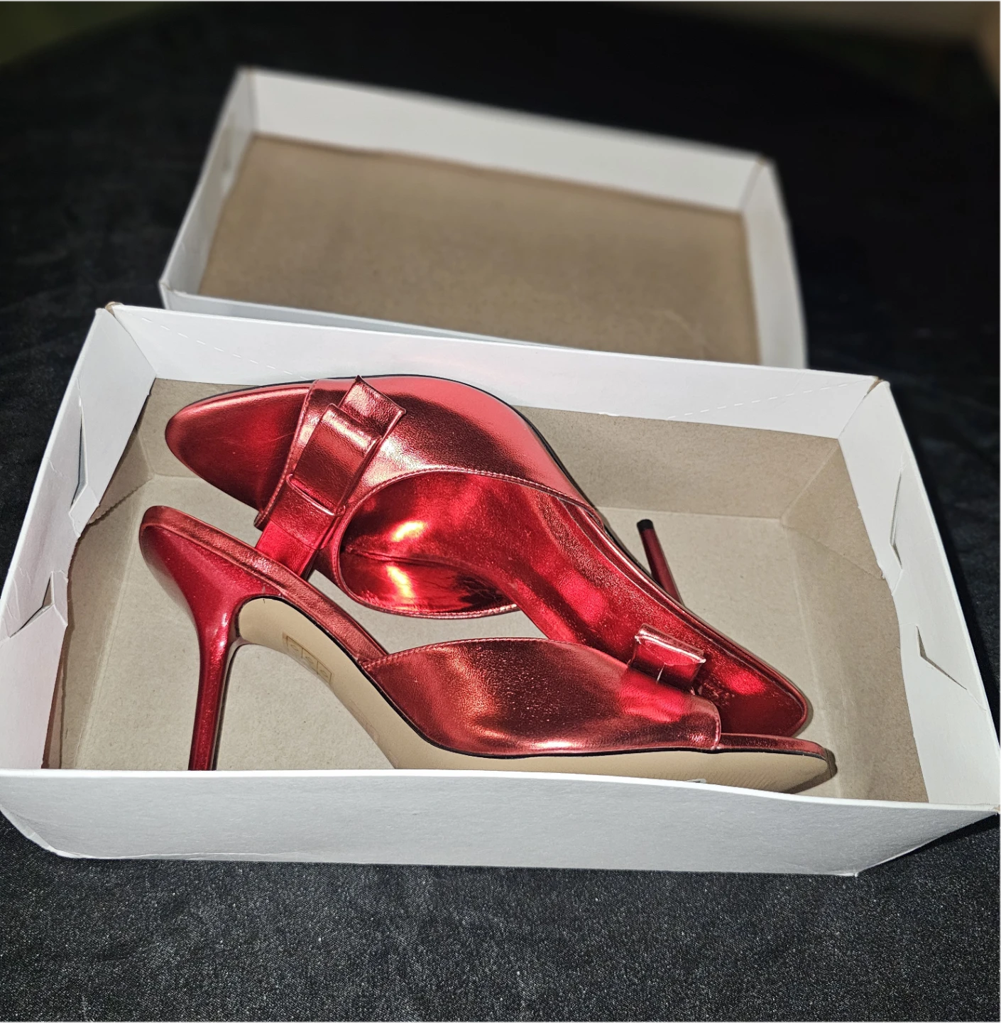 Womens Red Bow Heels Size 7.5 - photo 4