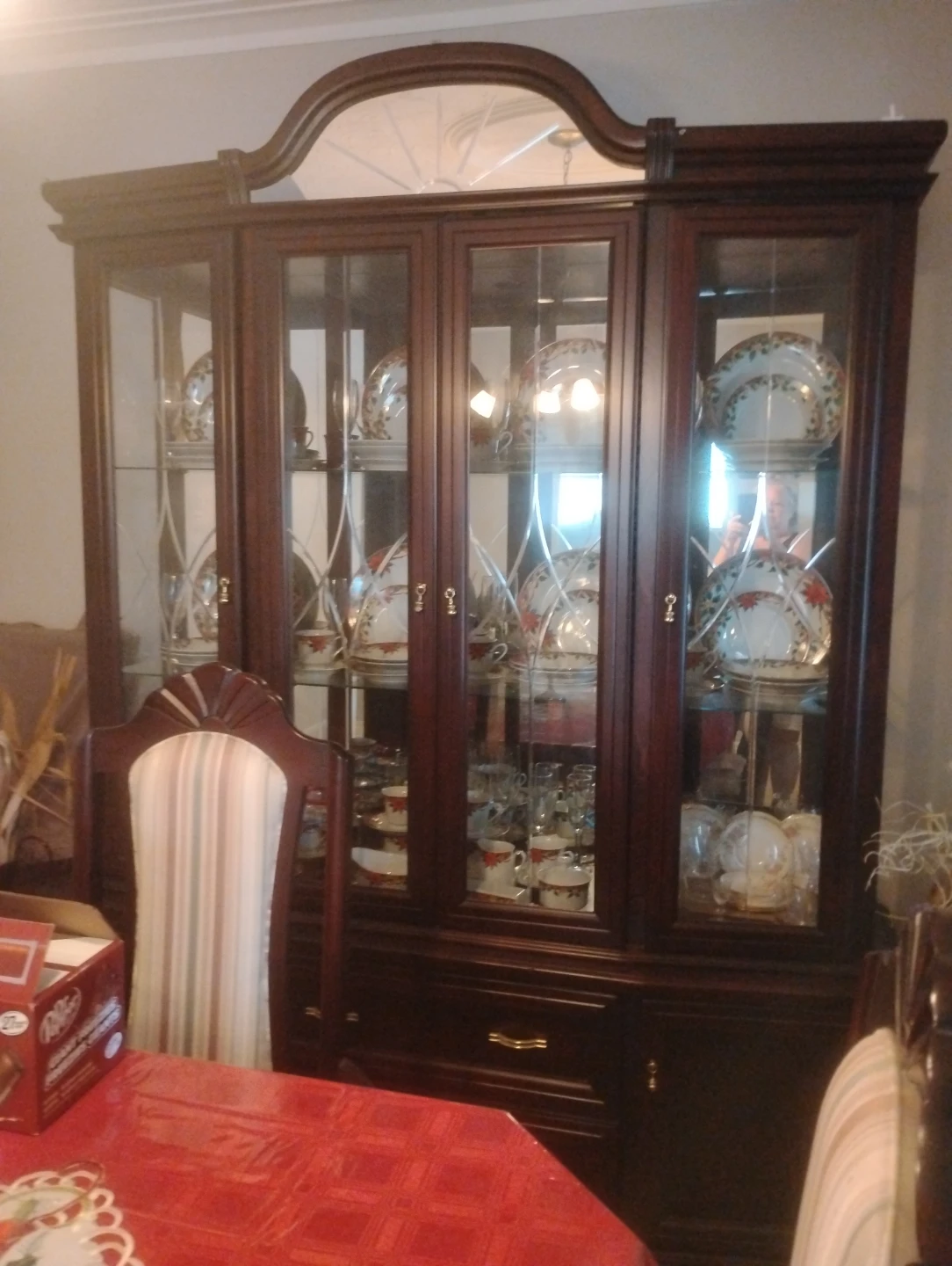 Dining Room Hutch and Table Set - photo 2