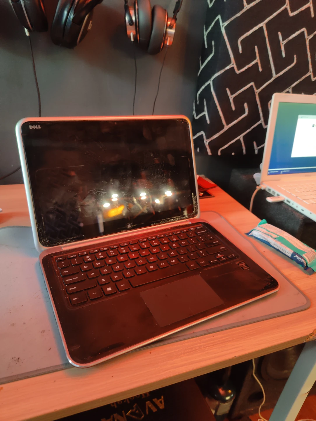 Dell XPS i7 touchscreen