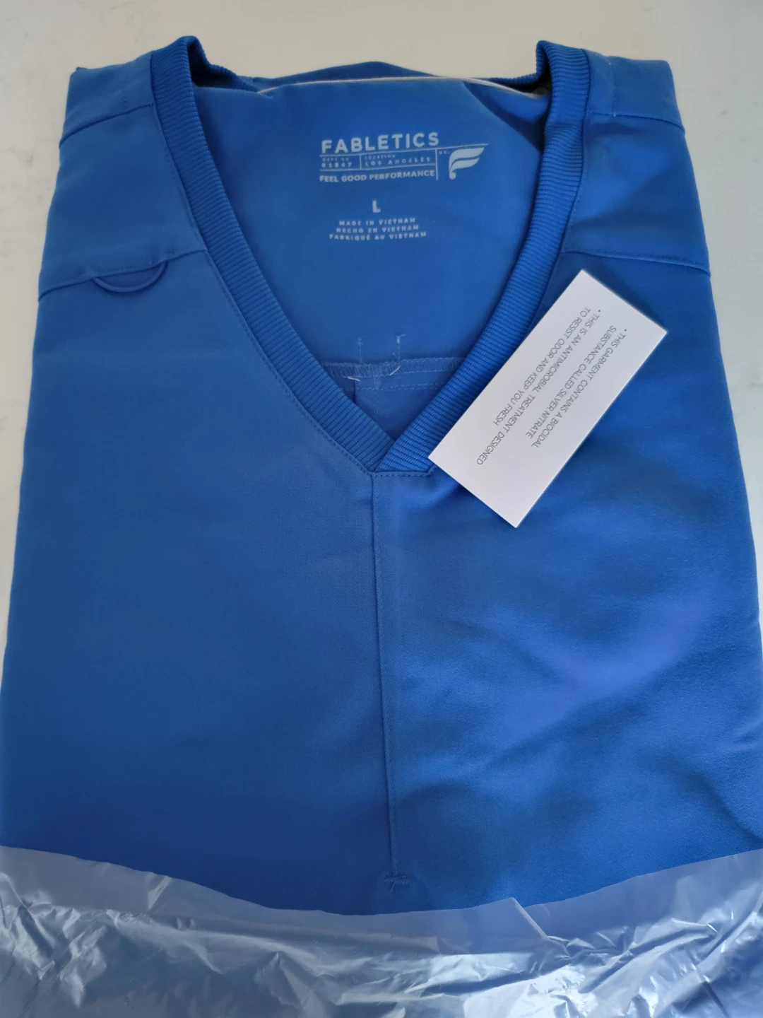 BRAND NEW Fabletics scrub tops woman large (12$ for all)