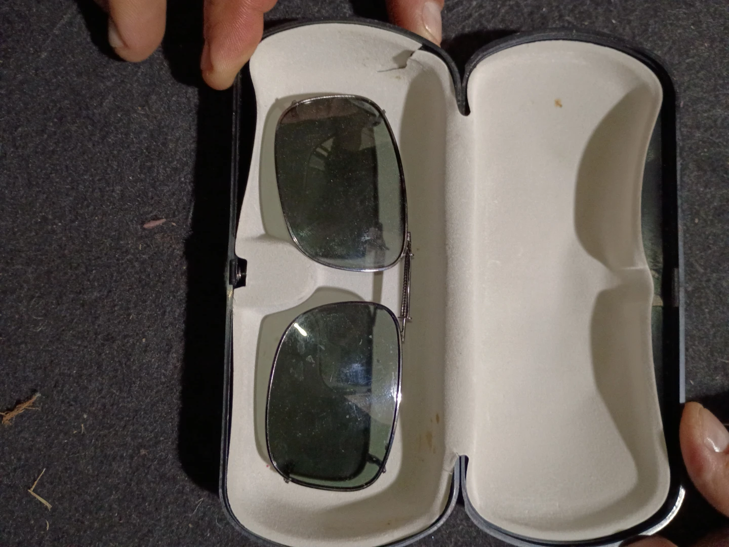 Vintage Sunglasses Case with Glasses - photo 2
