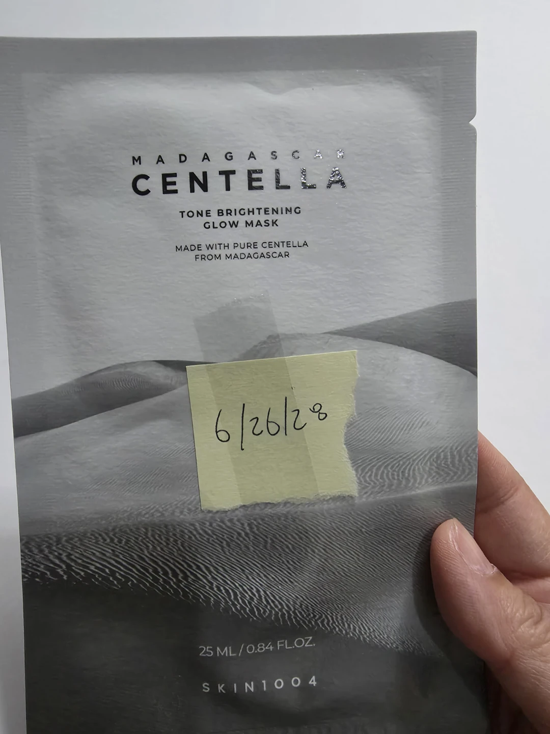 Skin1004 Madagascar Centella Tone Brightening Glow Mask 1ct ⚽️