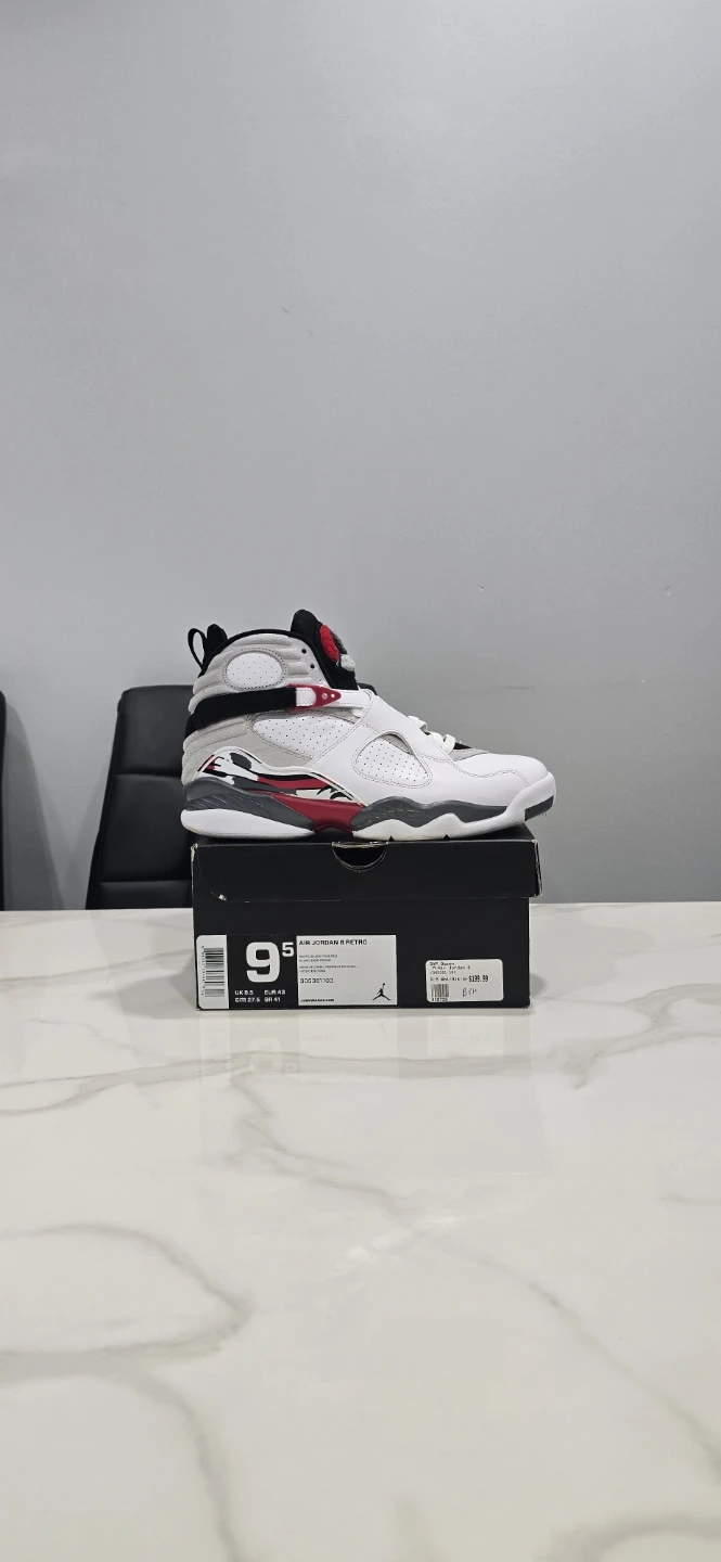 Air Jordan 8 Bugs Bunny size 9.5
