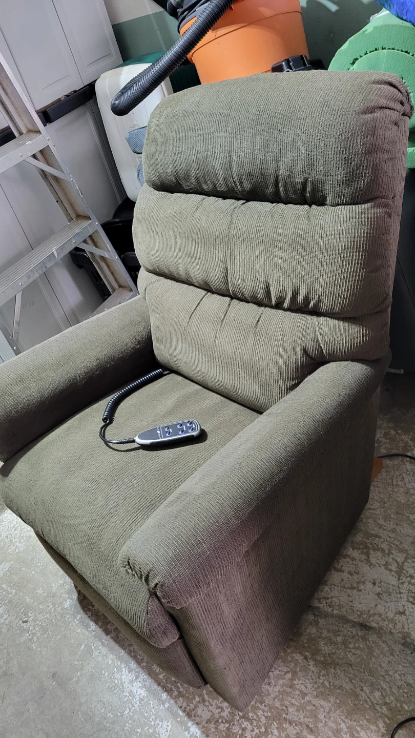 LaZBoy Brand Electronic Rocking Recliner (FREE DELIVERY) - photo 3
