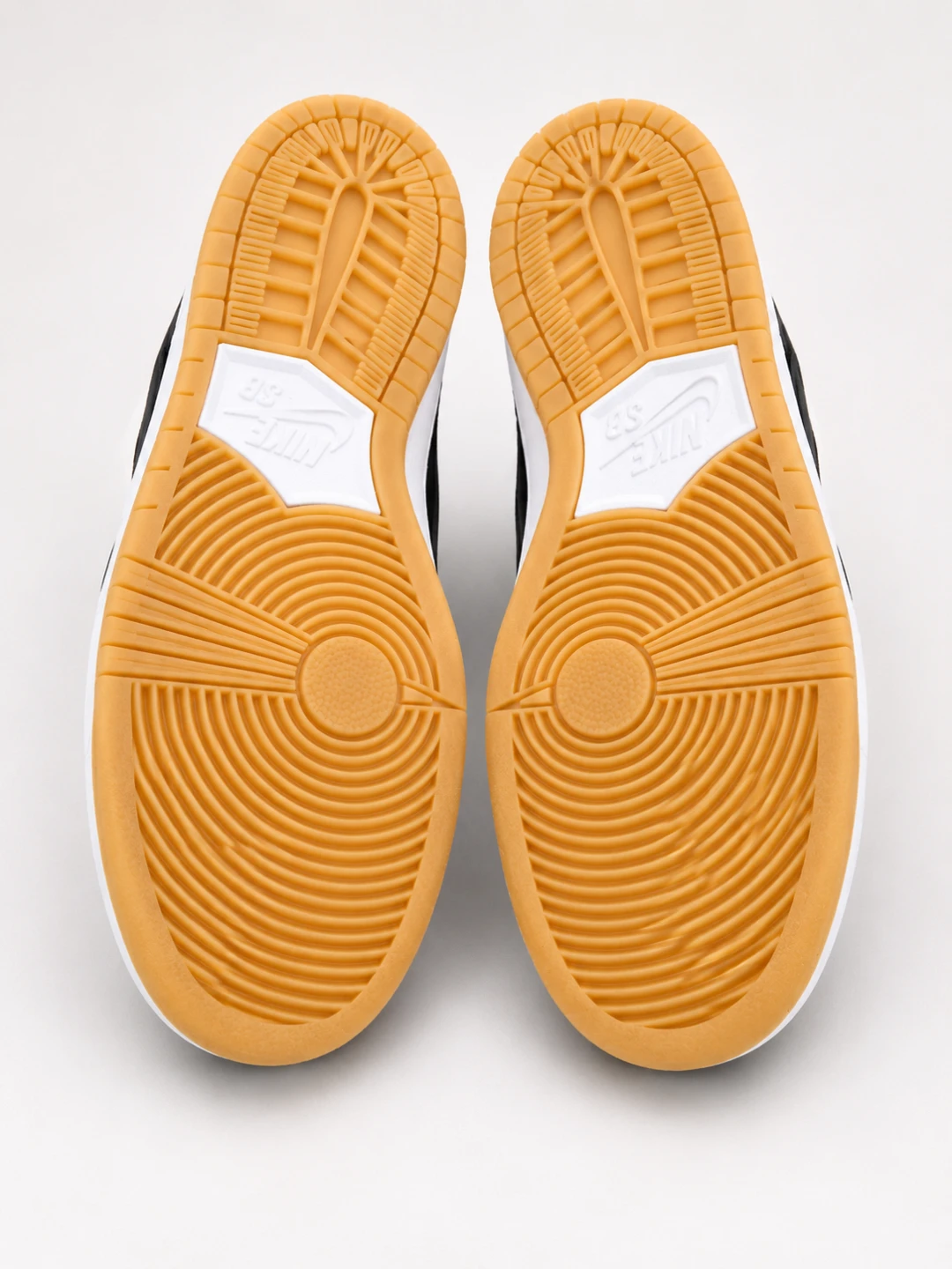 Nike SB Dunk Low White Black Gum - photo 4