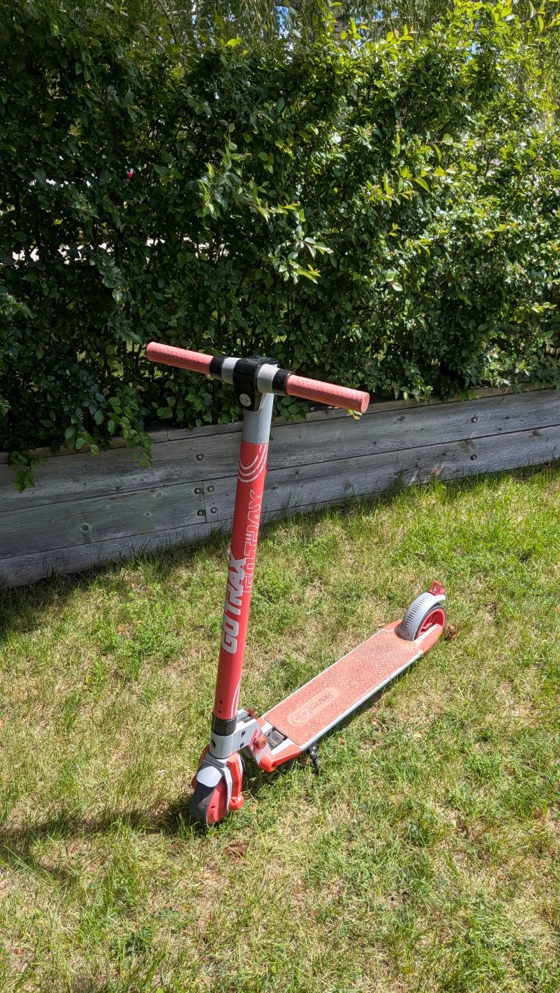 GOTRAX ELECTRIC SCOOTER - photo 2