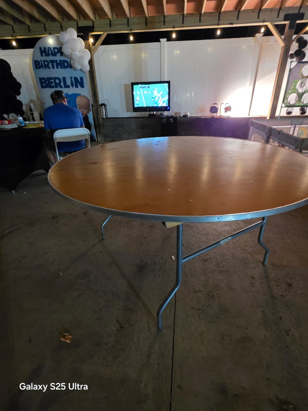 Round Folding Table - photo 3