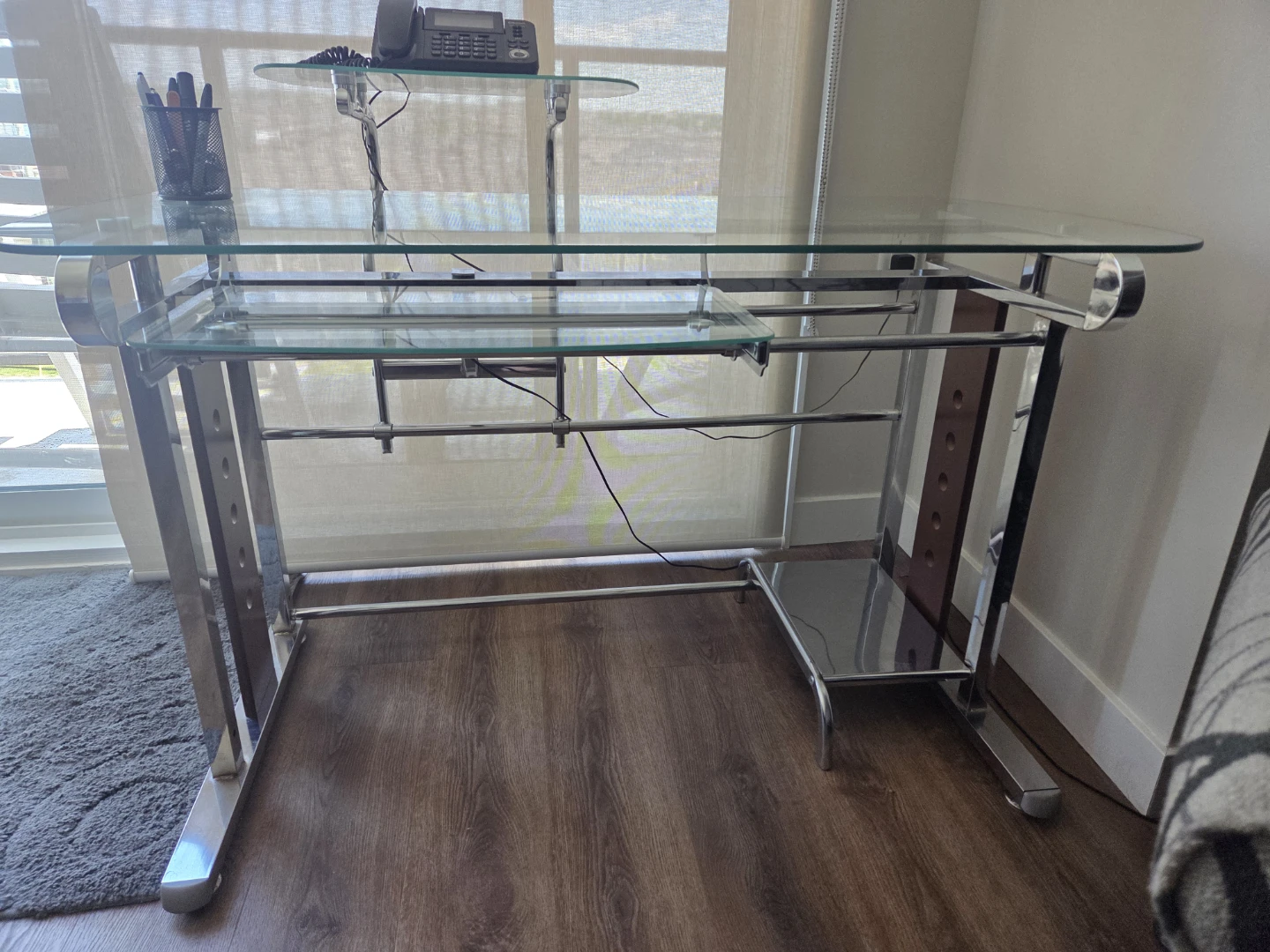Glass desk and office chair - photo 2