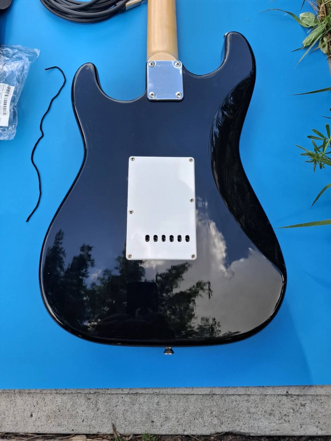 Vintage Squier Stratocaster Electric Guitar Starter Pack - photo 4