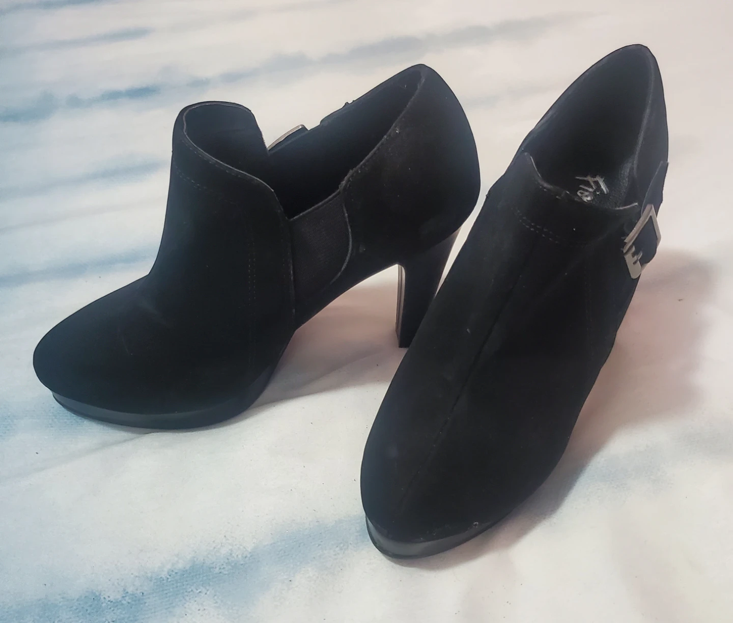 Fioni Black Faux Suede Buckle Ankle Heeled Boot - photo 3