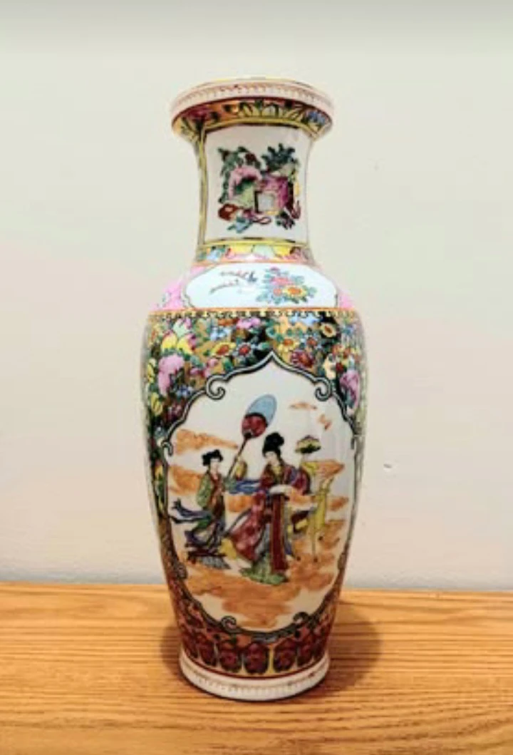 Antique Chinese Famille Rose Vase - photo 2