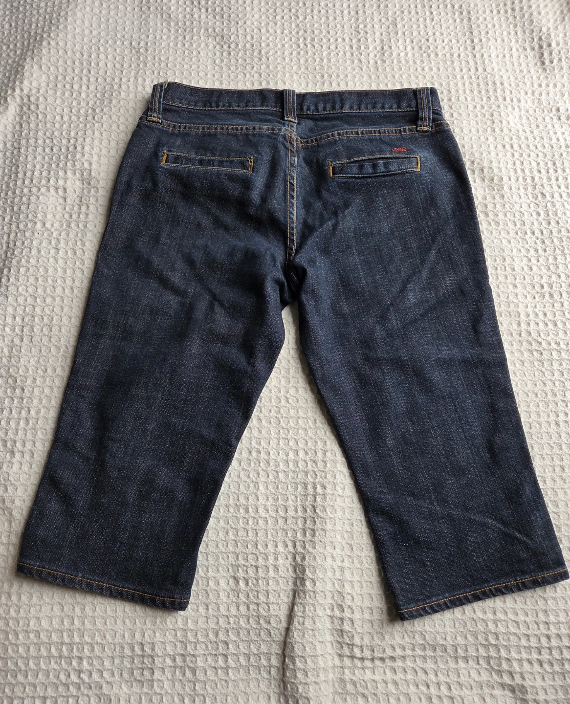 GAP Limited Edition Cropped Jeans 4 Pockets 3-Button Leg Detail - photo 2