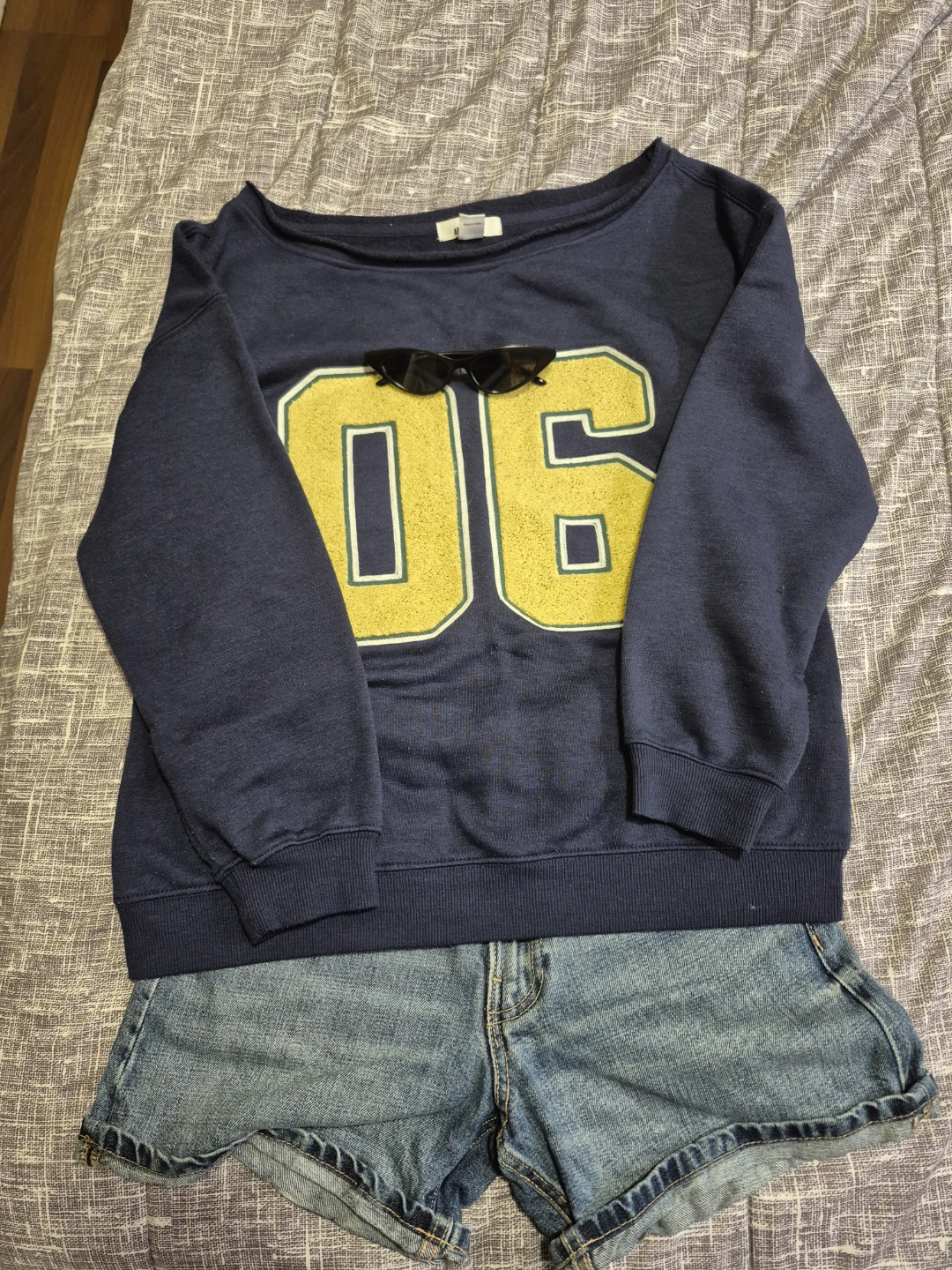 Set of off shoulder Sweatshirt,Zara shorts and free sunglasses