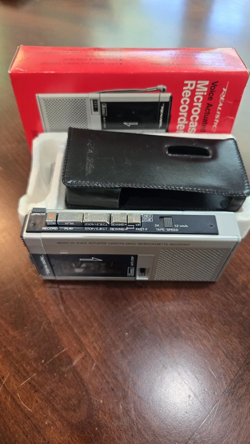 Realistic Micro-25 Voice Actuated Microcassette Recorder - photo 2