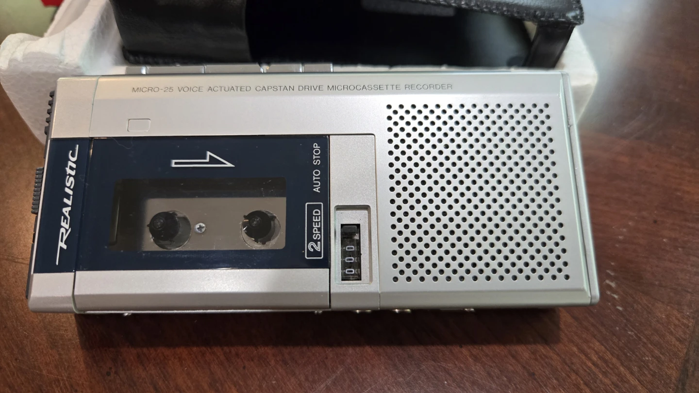 Realistic Micro-25 Voice Actuated Microcassette Recorder - photo 3