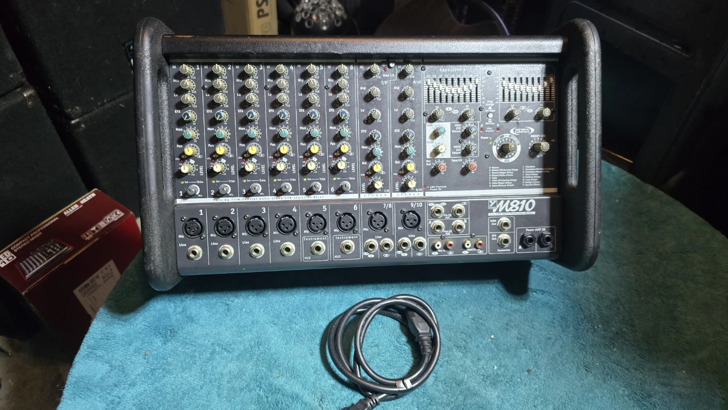 Yorkville M810 8-Channel Powered Mixer