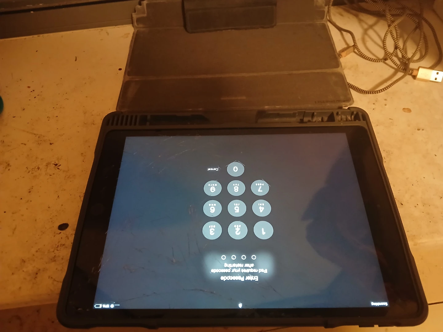 Tablet with Cracked Screen - photo 3