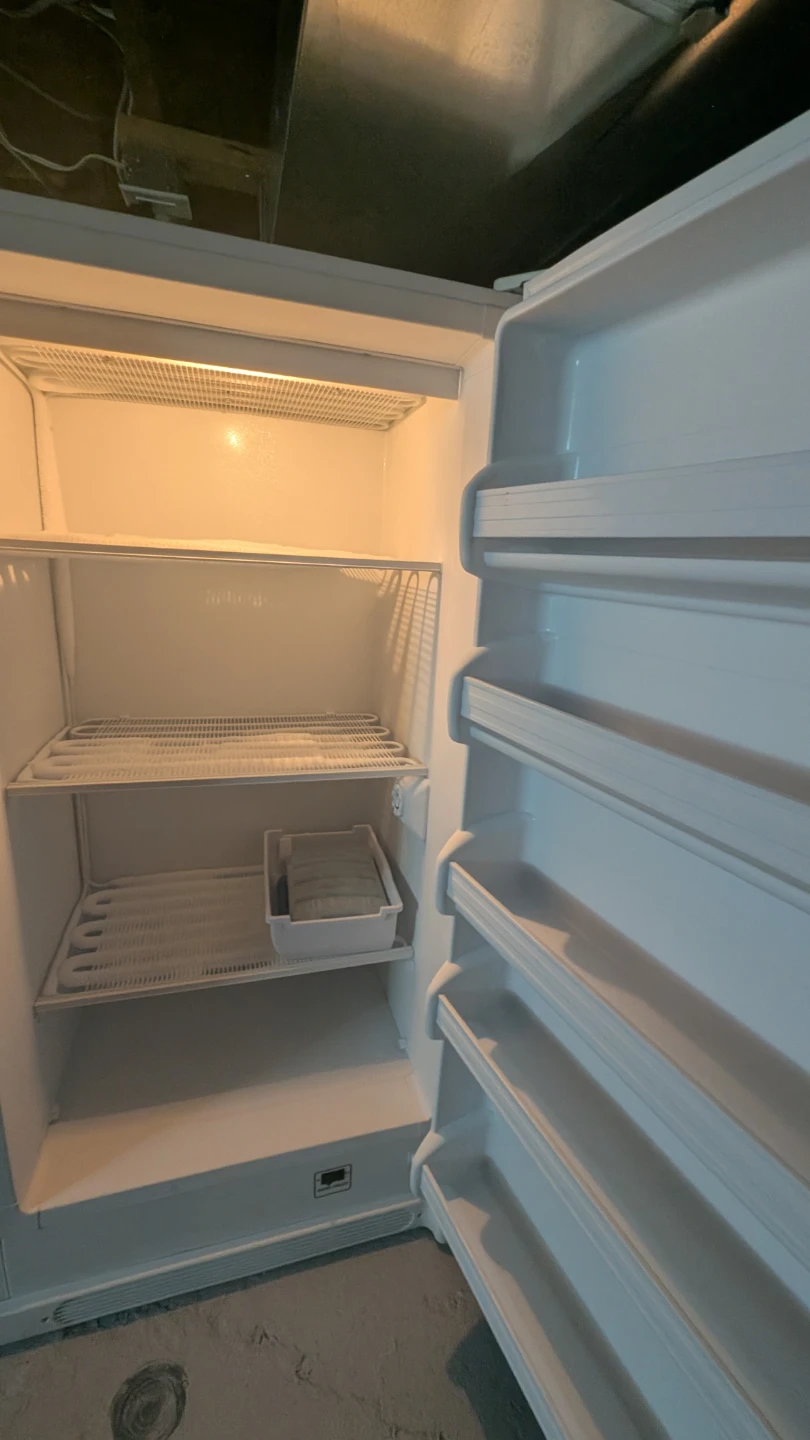 Upright Freezer - photo 2