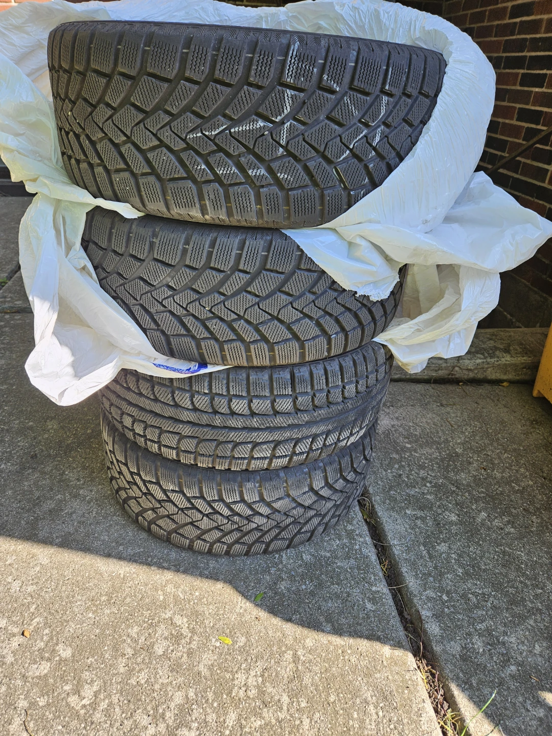 LIKE NEW!!! 225/40/18 Winter tires and rims. 5 x 114.3.