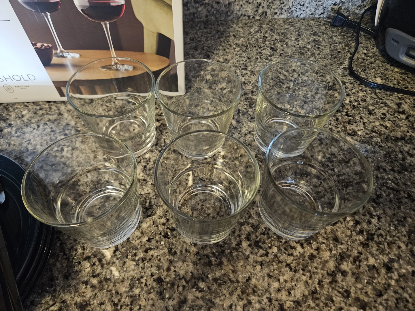 Set of plates, bowls, glasses - photo 3