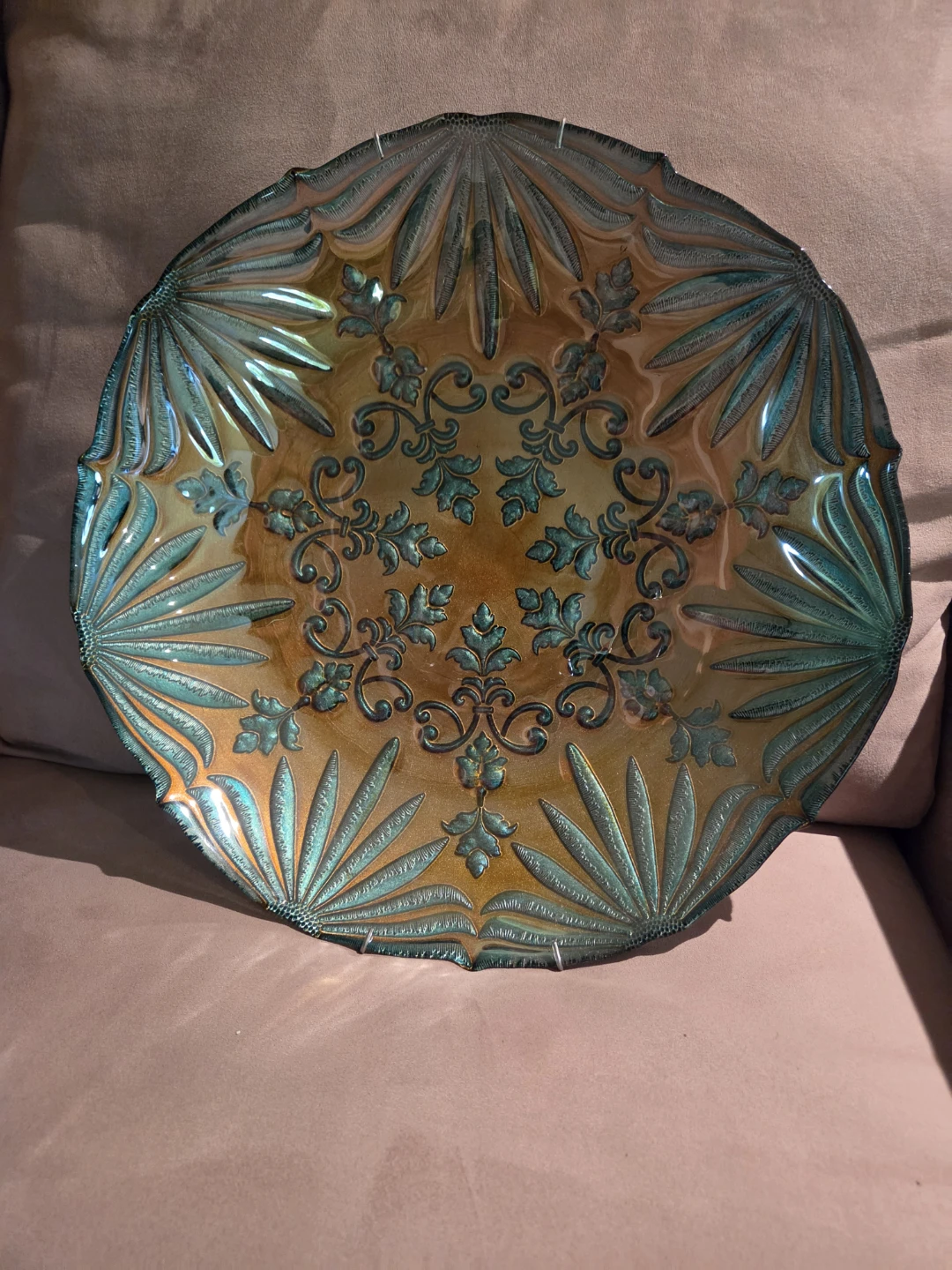 Glass decorative plate