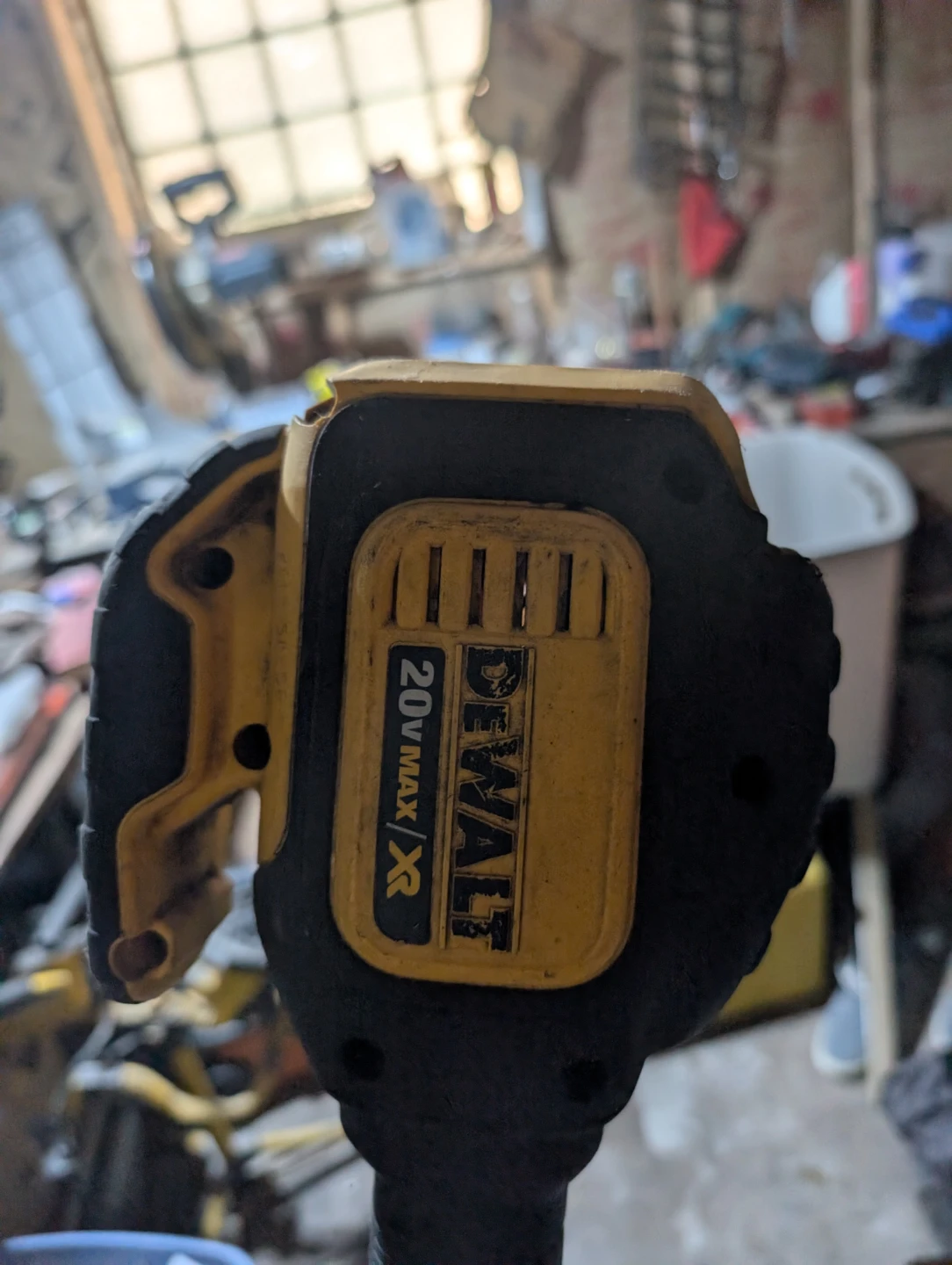 DEWALT 20V MAX XR Brushless String Trimmer DCST920 - photo 4