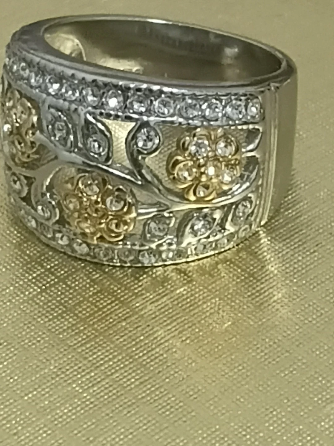 Rhinestone Flower Ring