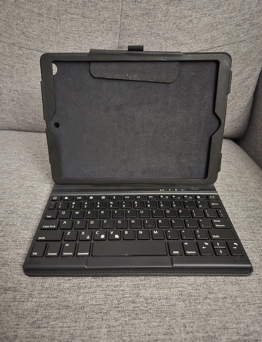 Kensington - Keyfolio Pro Plus - IPad Air ⚽️