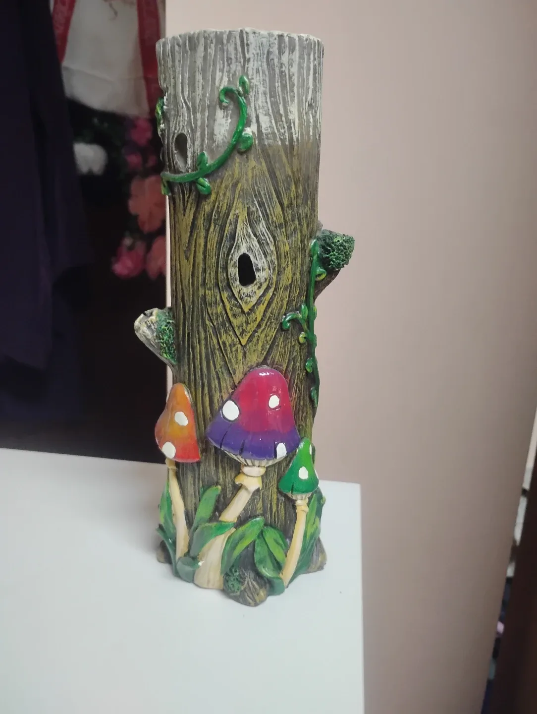Tree trunk and mushroom incense holder