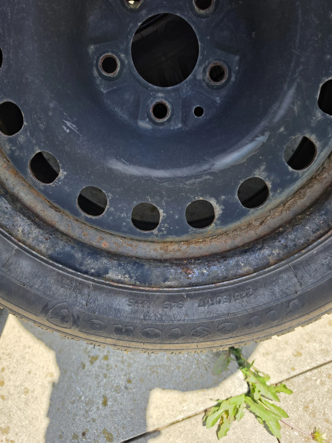 Set of 4 Winter Tires on Rims - photo 3