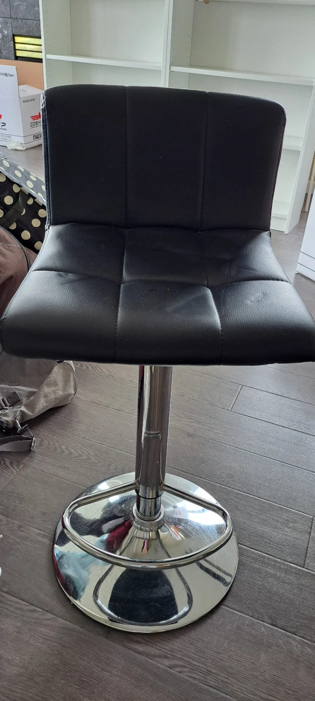 two high chair and two ikea chair - photo 2