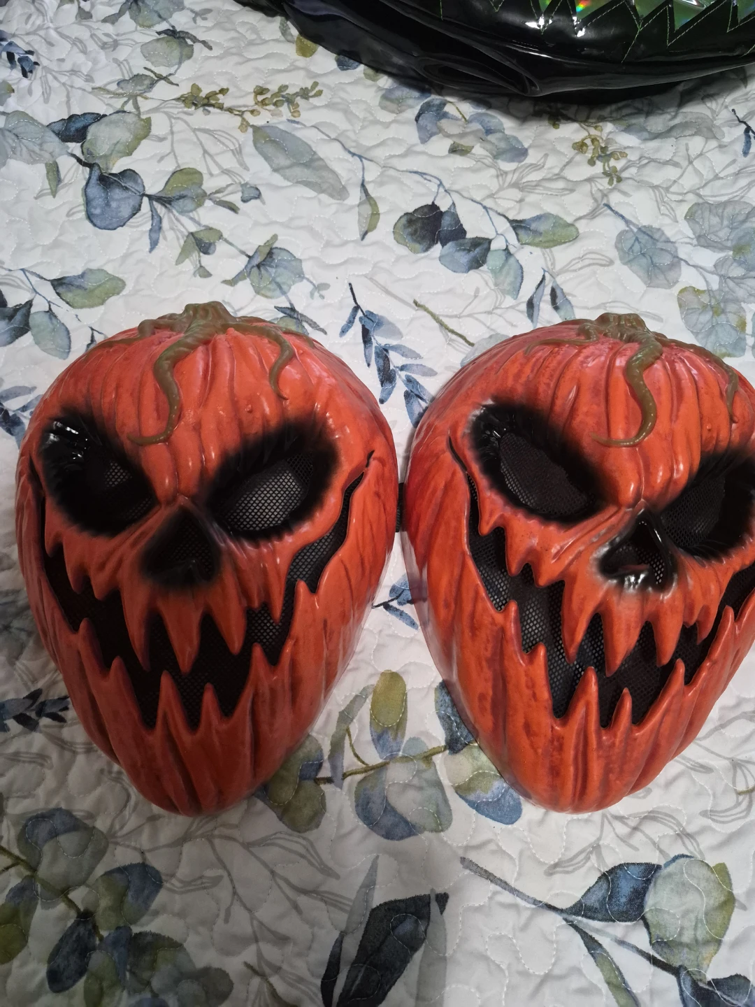 Spirit Halloween Sam Costume & Pumpkin Masks - photo 5