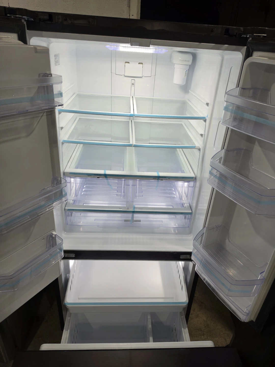 GE 33" Stainless Steel French Door Refrigerator Fridge Freezer - photo 2