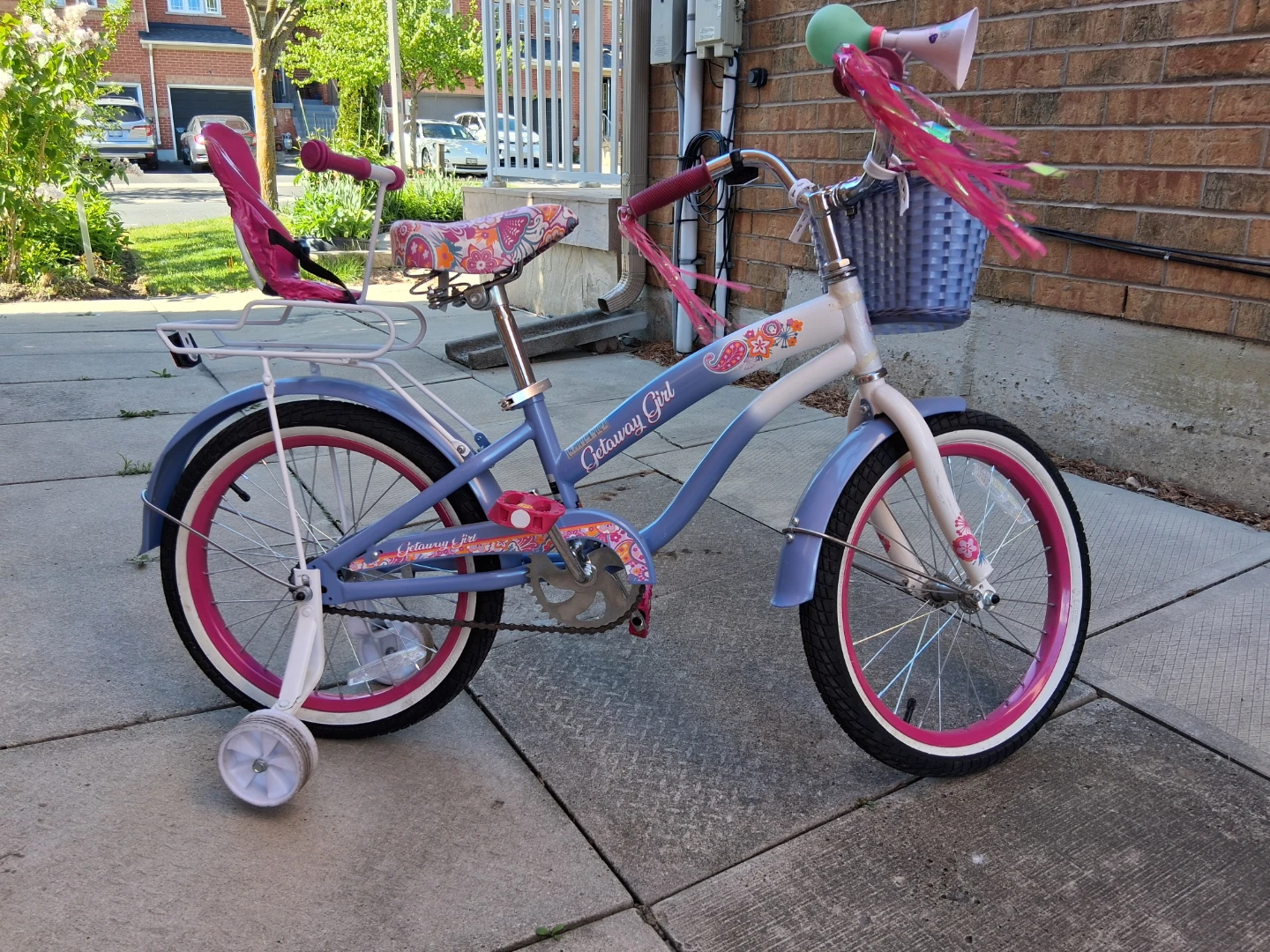 18 "Getaway Girl Kids Bike with Training Wheels - photo 2