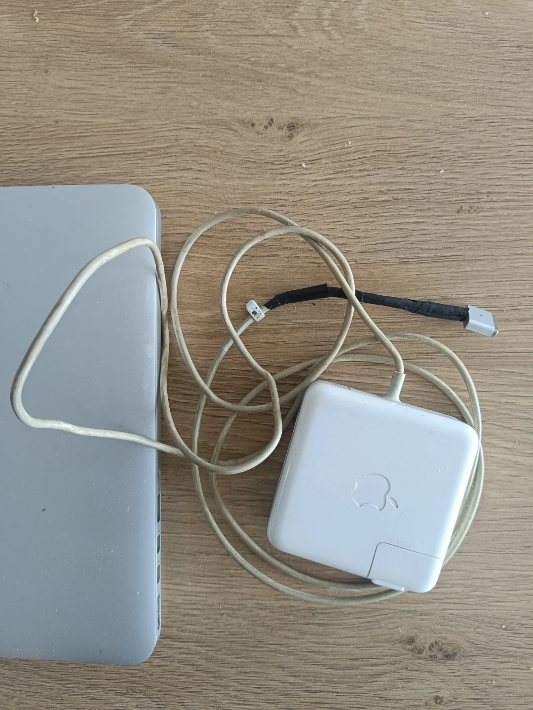 Apple MacBook Laptop with Charger - photo 2