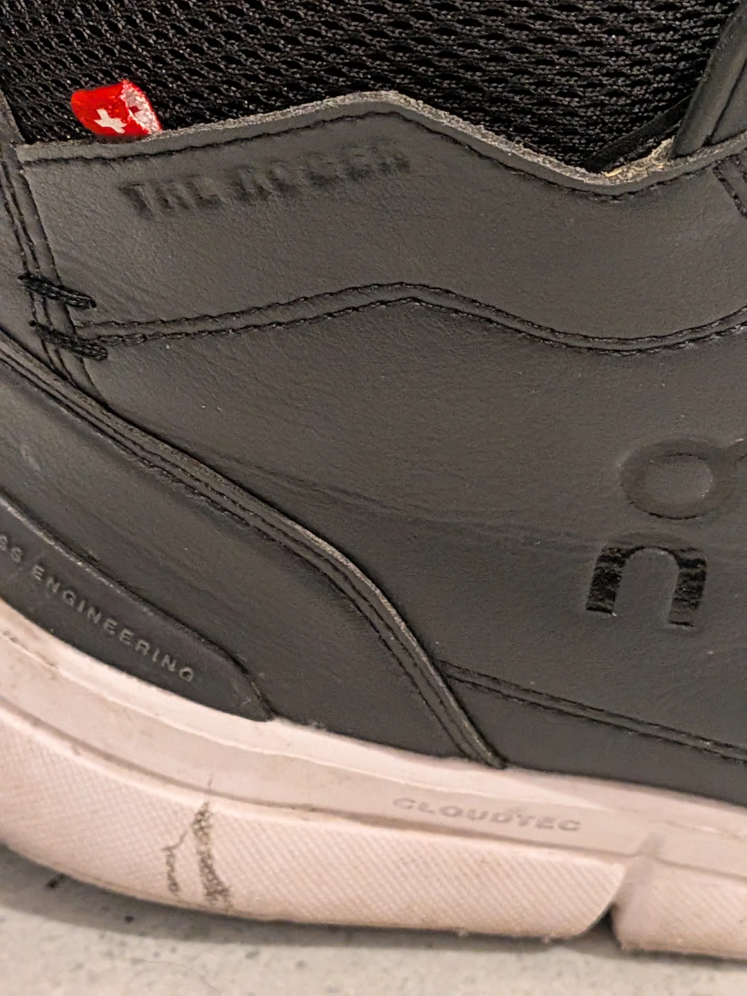 ON The Roger Advantage Mid-Top Sneakers - photo 4