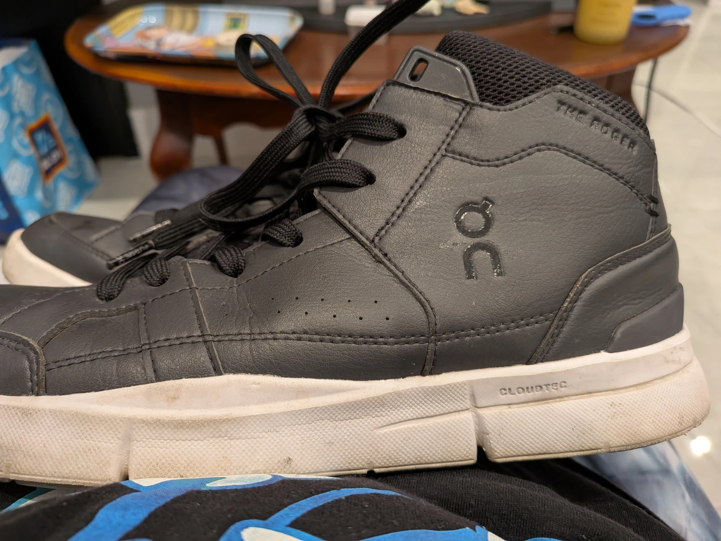 ON The Roger Advantage Mid-Top Sneakers - photo 5
