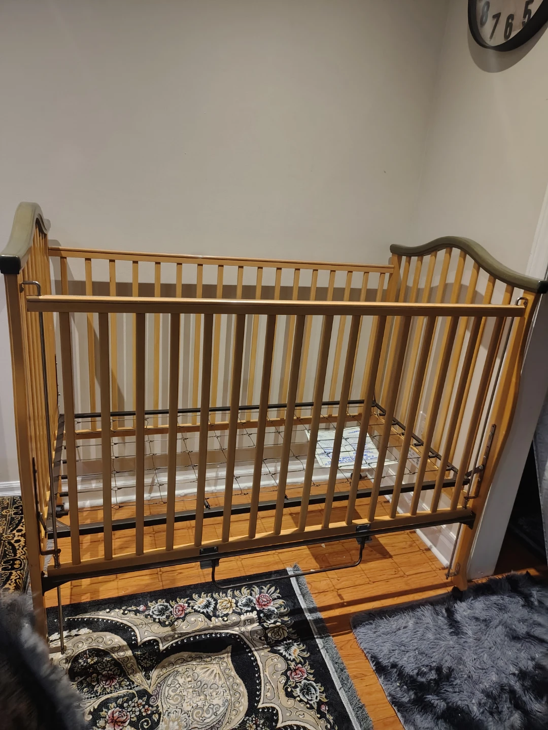 Wooden Baby Crib with Mattress - photo 4