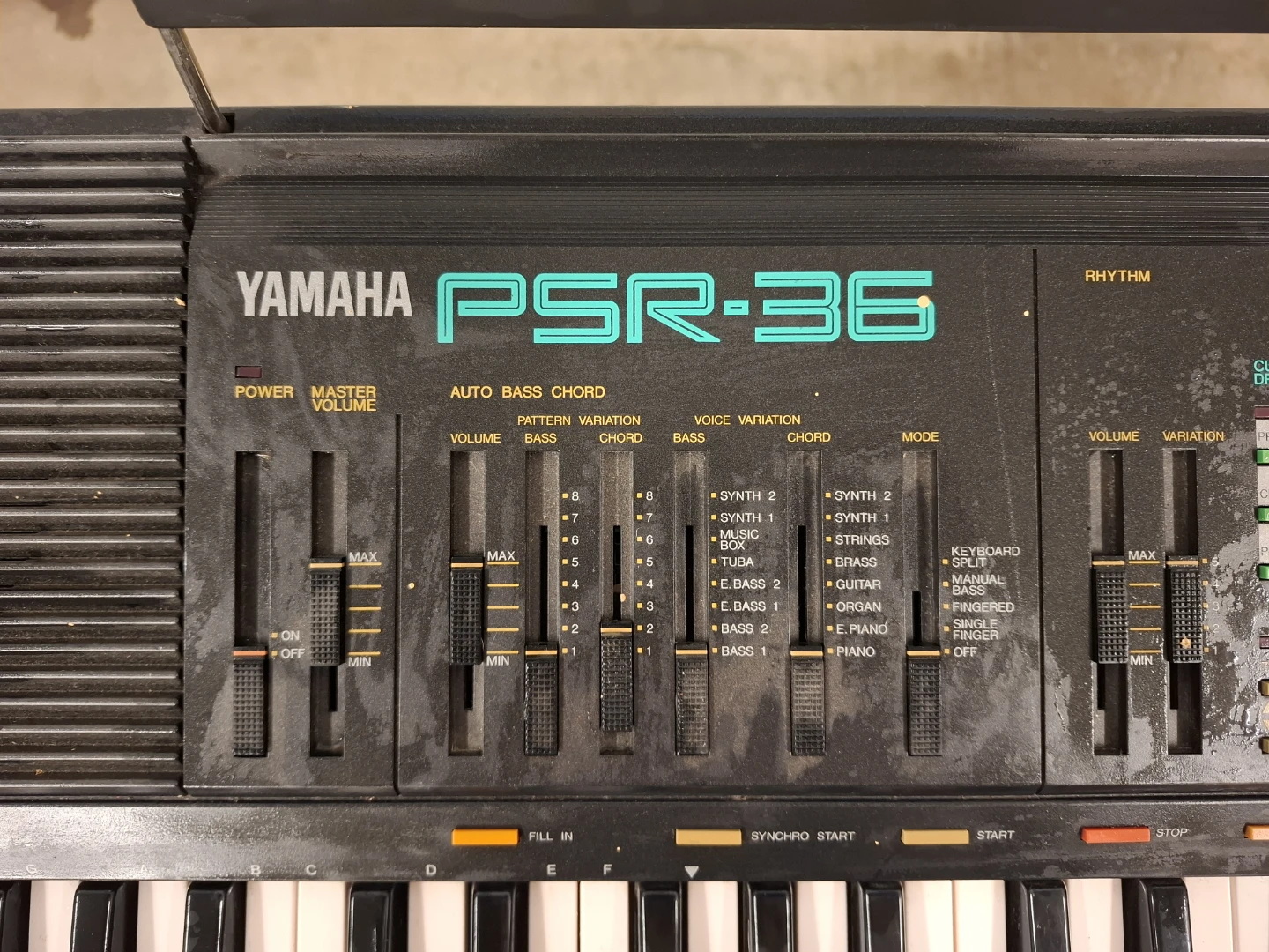 Yamaha PSR-36 Keyboard - photo 3