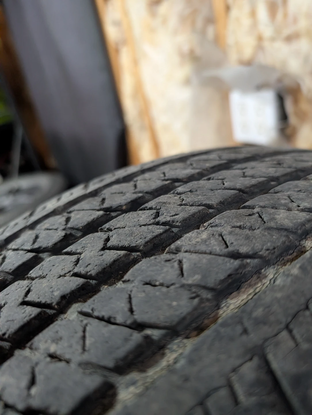 (4)-255/70R17 All Season Tires On Rims 2018 Chevrolet Silverado - photo 3