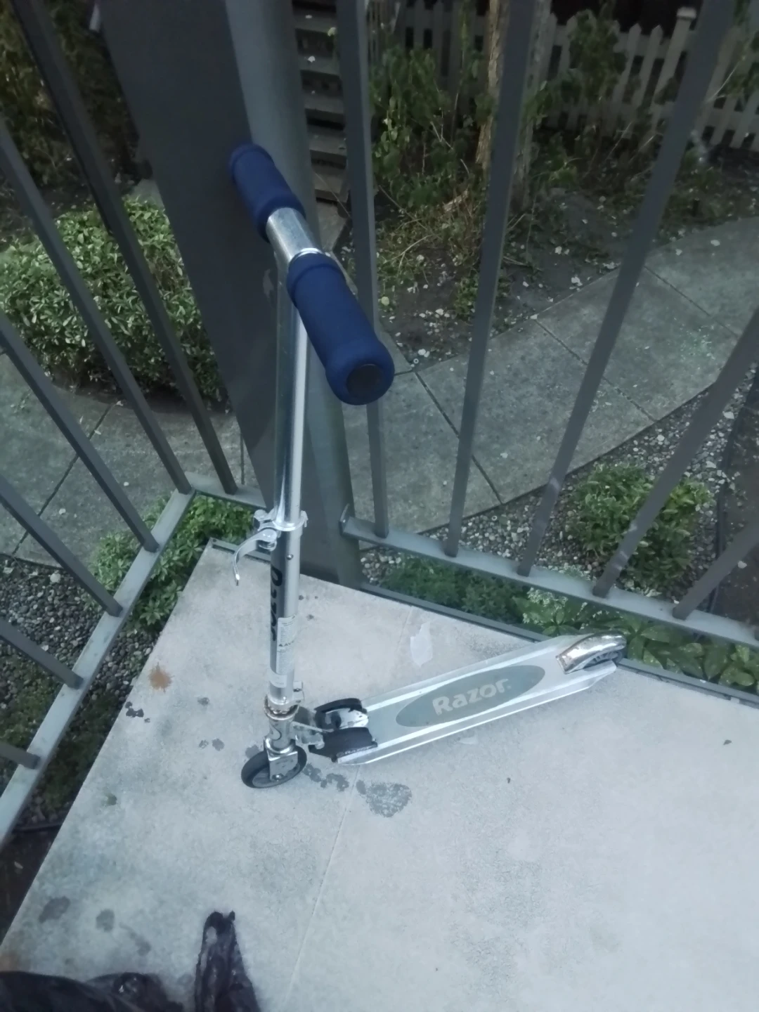 Used Razor Scooter - photo 2