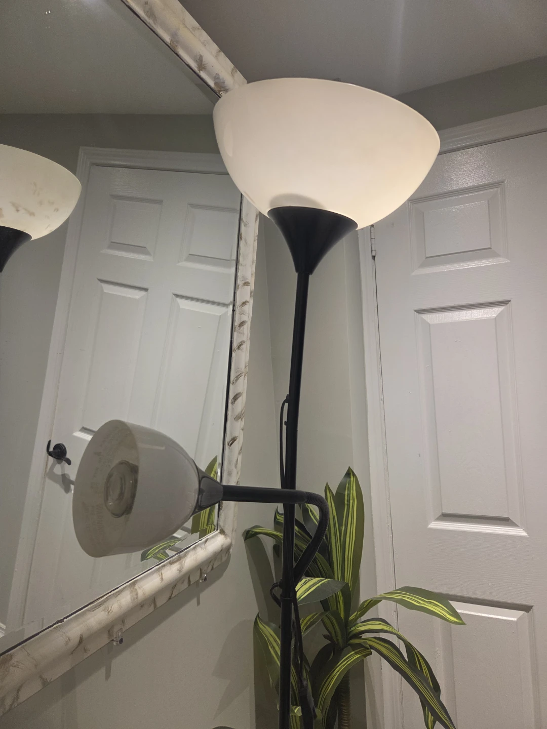 Black Floor Lamp with Reading Light - photo 3