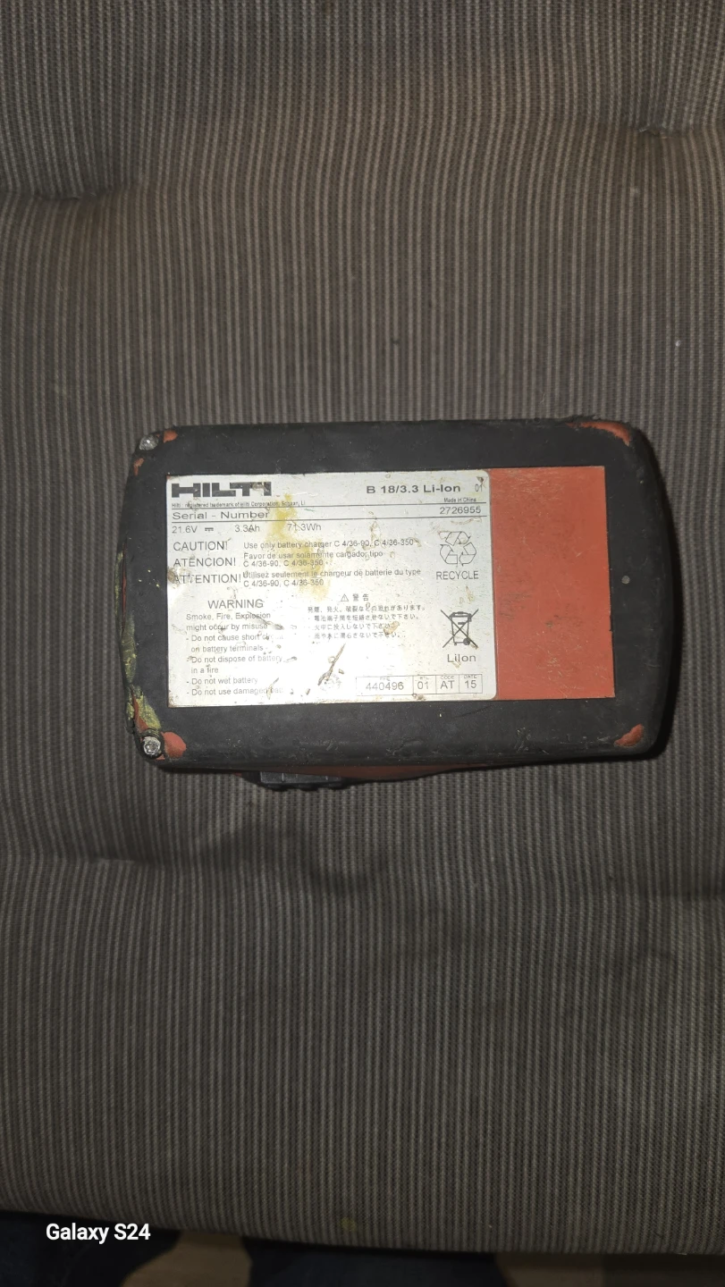 Hilti 18+ Volt Li-Ion 3.3 Ah Battery - photo 2