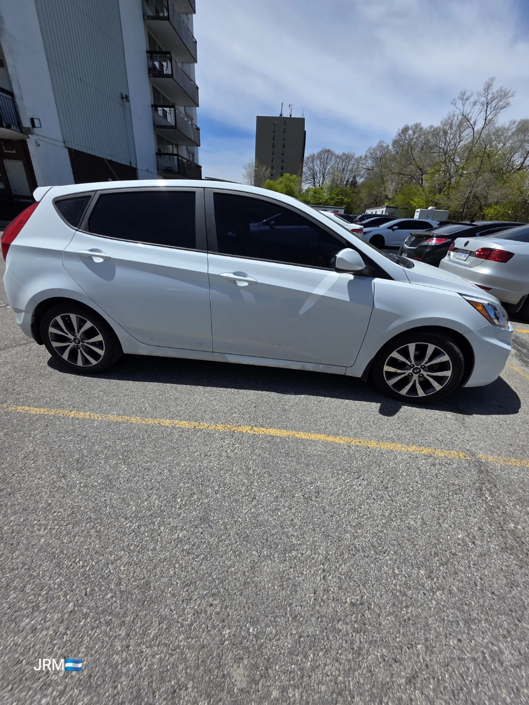 White Hyundai Accent Hatchback - photo 2