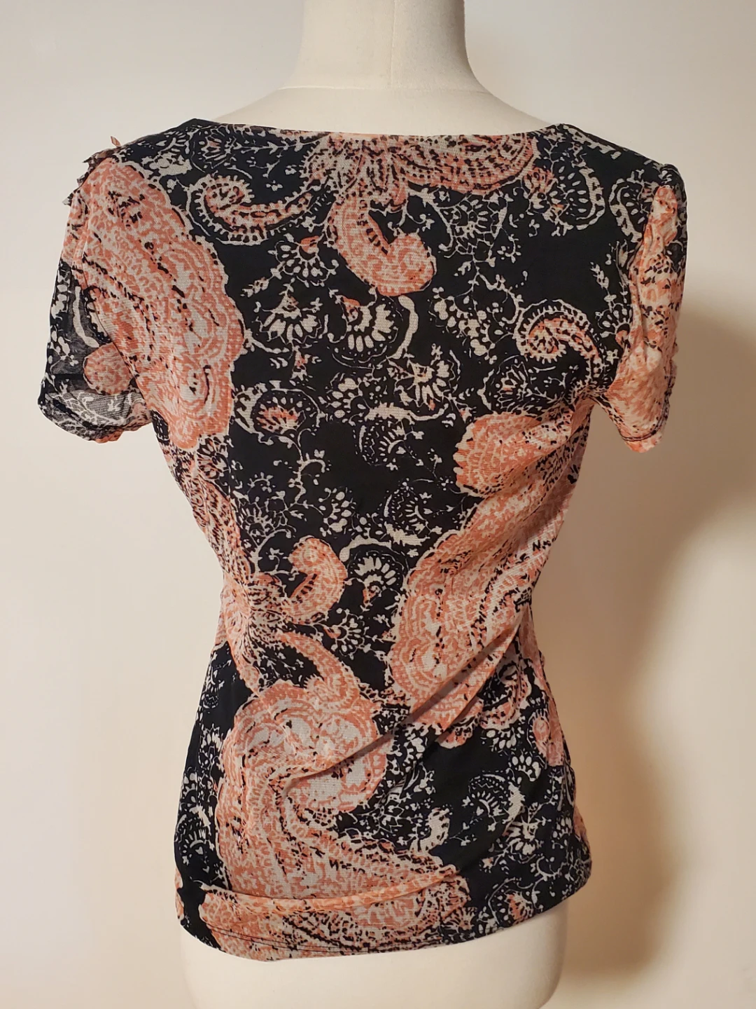 Apt pink and black paisley ruffle blouse for women. - photo 3