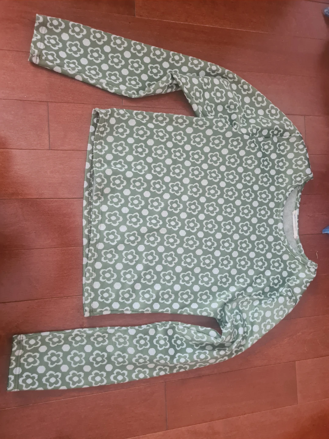 Olivia Rae green floral long sleeve top