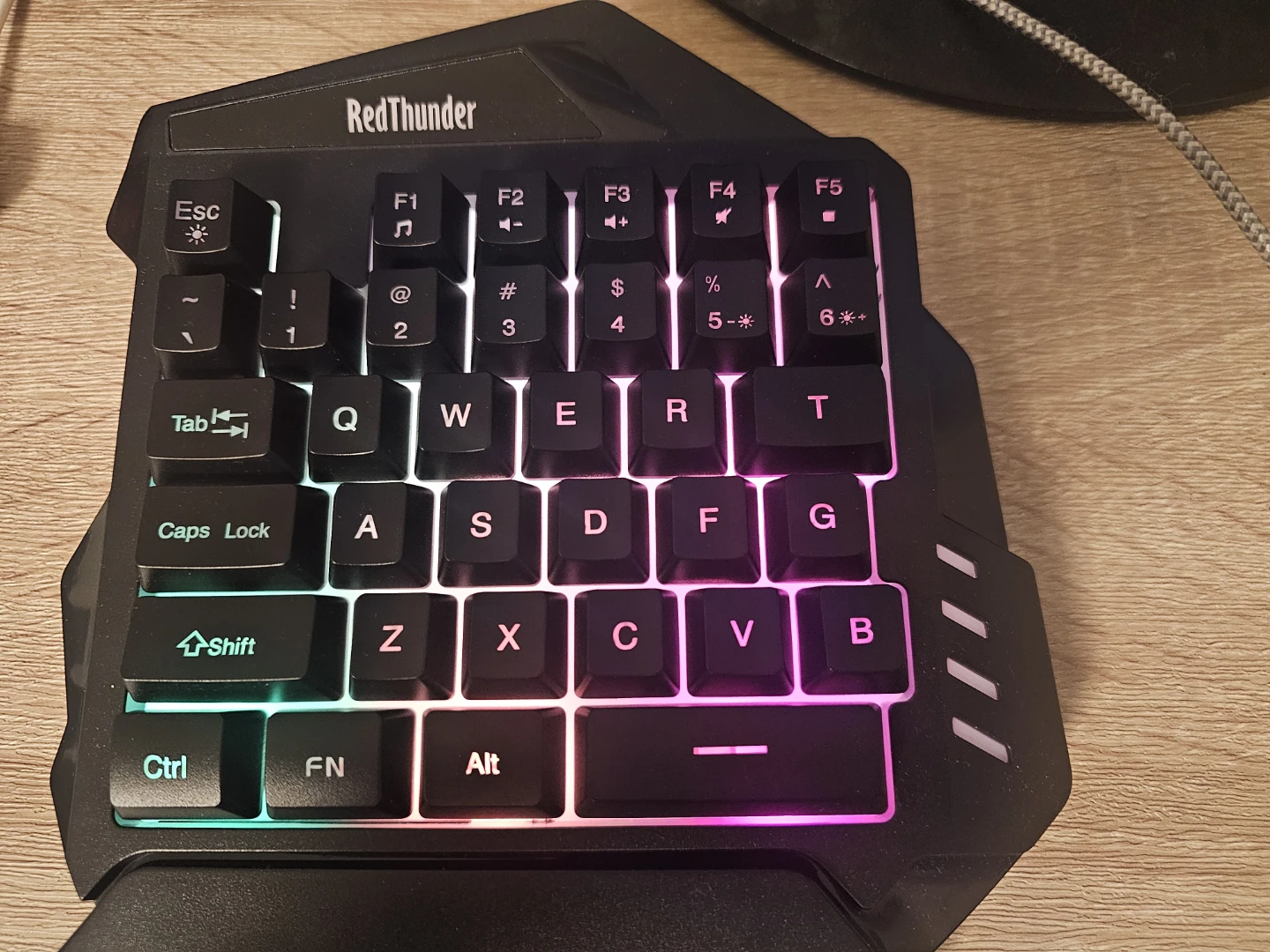 Redthunder G60 Wireless Gaming Keyboard - Great Condition - photo 2