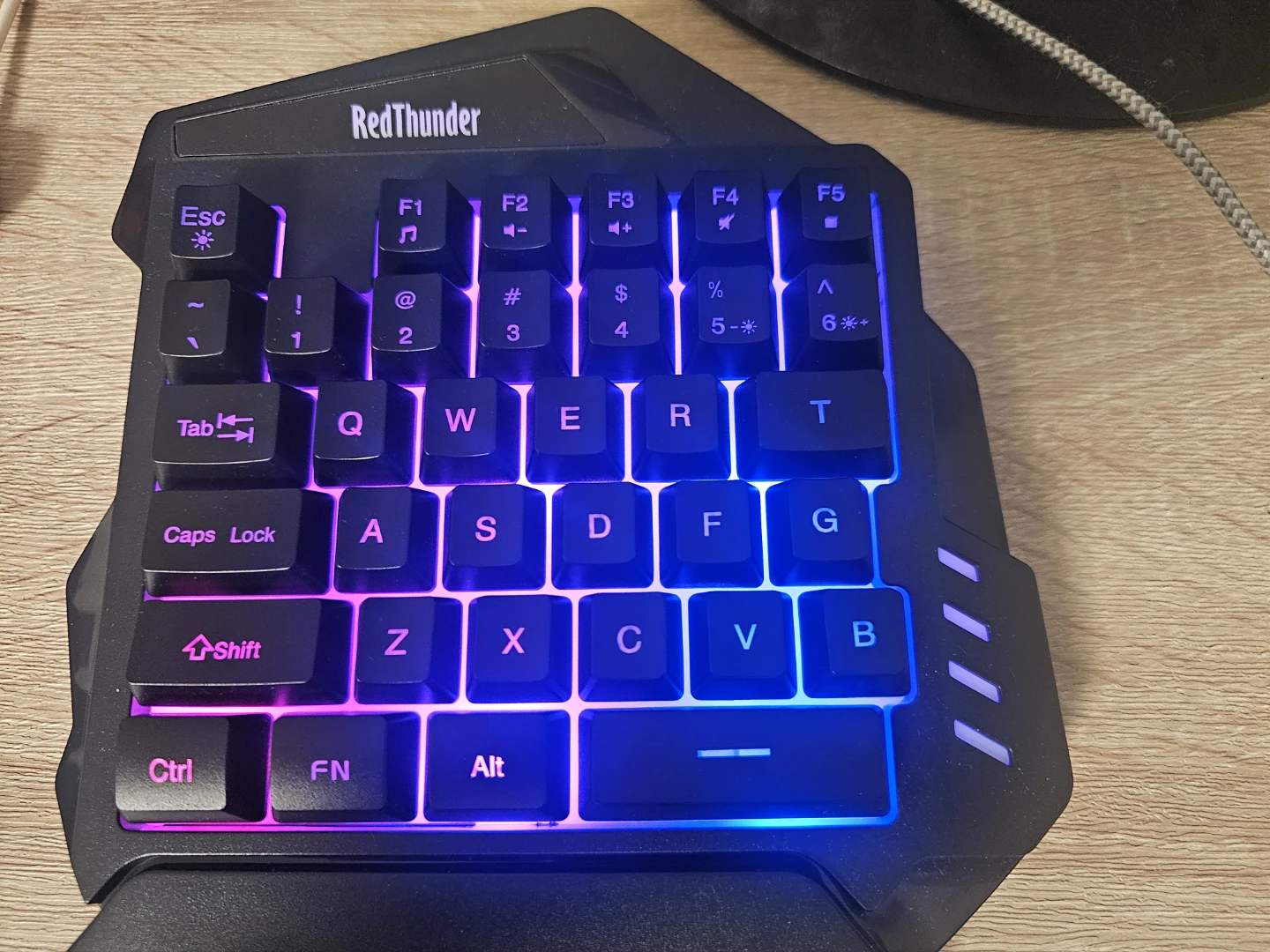 Redthunder G60 Wireless Gaming Keyboard - Great Condition - photo 3