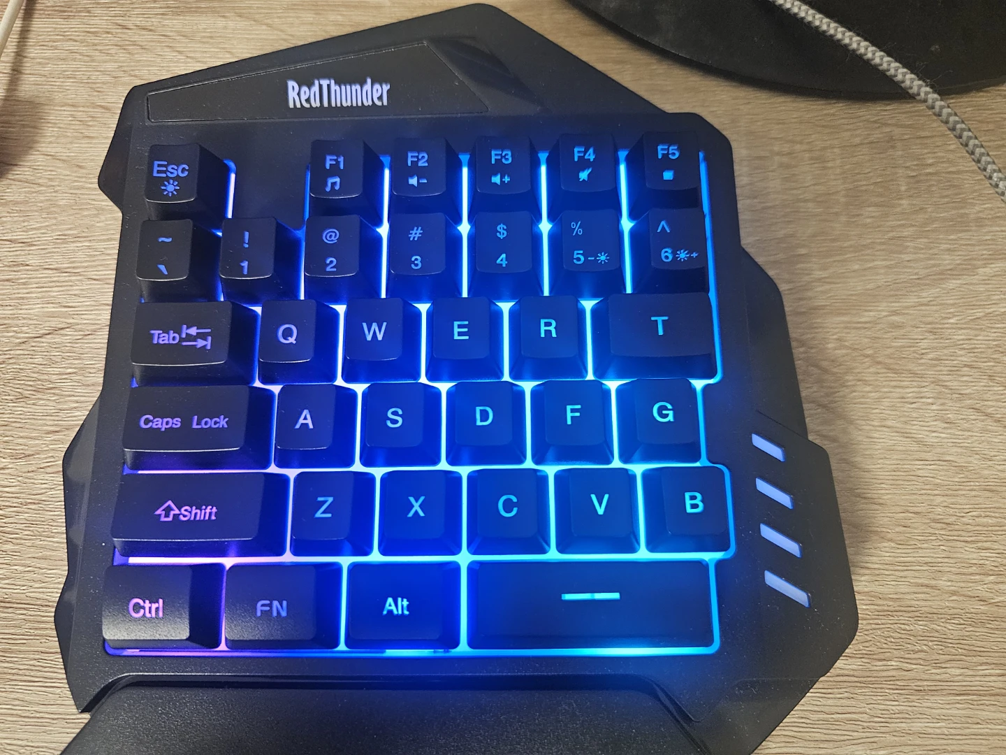 Redthunder G60 Wireless Gaming Keyboard - Great Condition - photo 4
