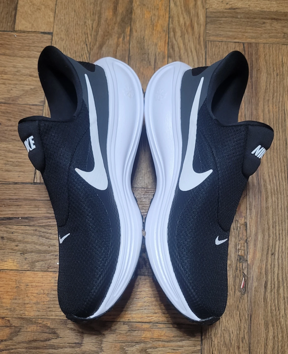 Nike revolution Black/White Slip-On Shoes US 11